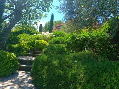 Maison - 205 m² - 6 pièces