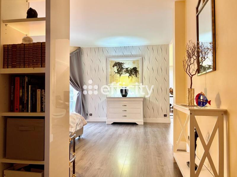 Maison - 205 m² - 7 pièces