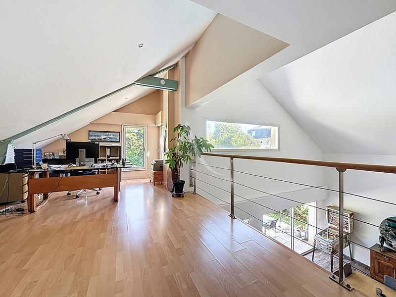 Maison - 220 m² - 8 pièces