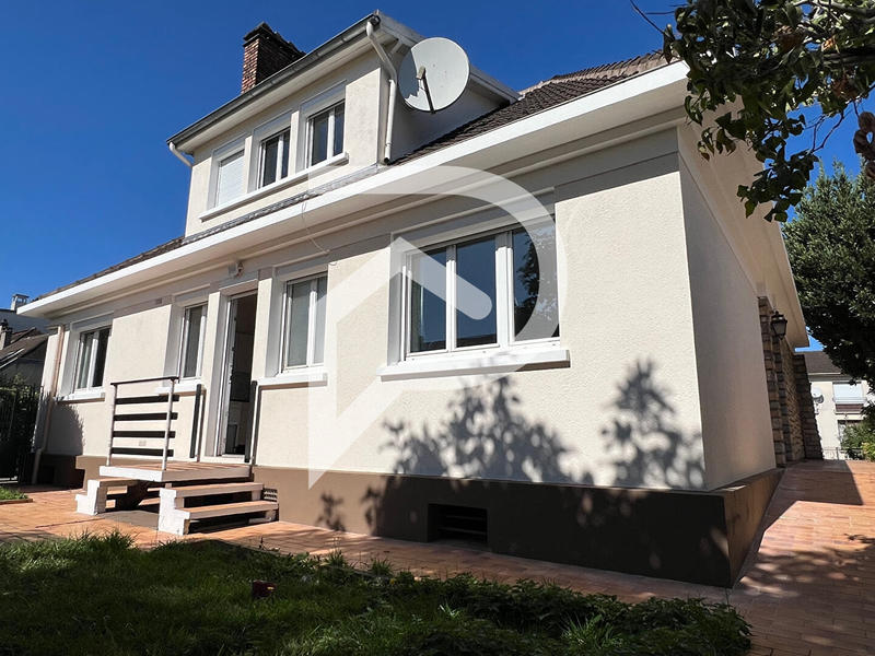 Maison - 170 m² - 8 pièces