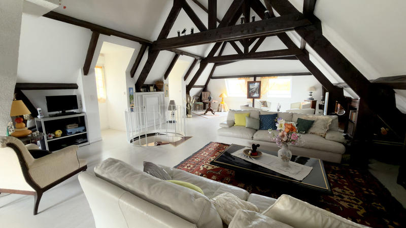 Demeure - 216 m² - 7 pièces