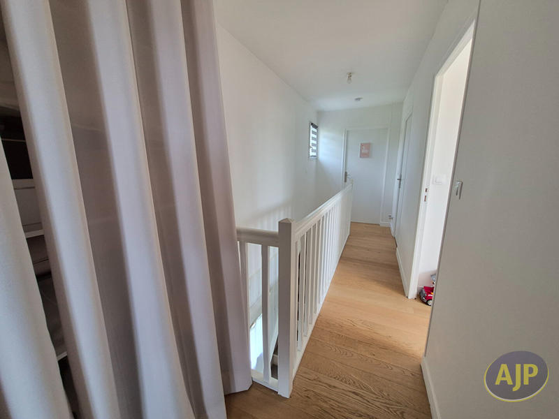 Maison - 122 m² - 6 pièces