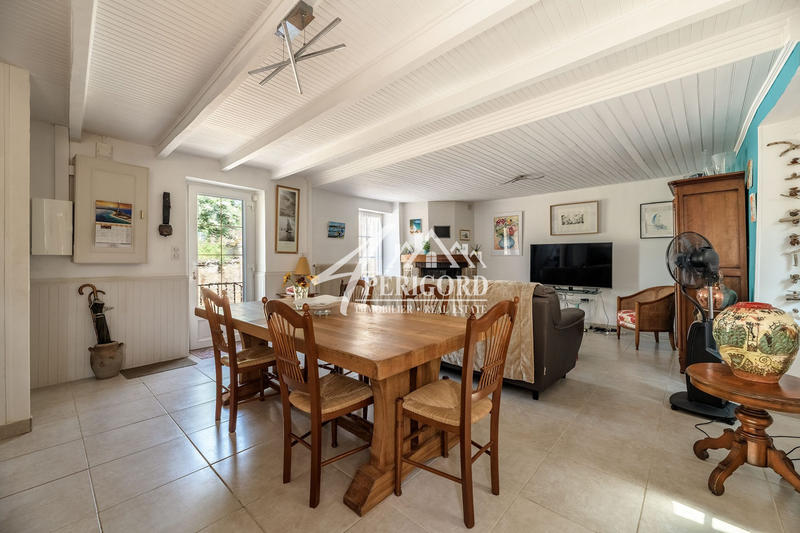 Maison - 96 m² - 5 pièces