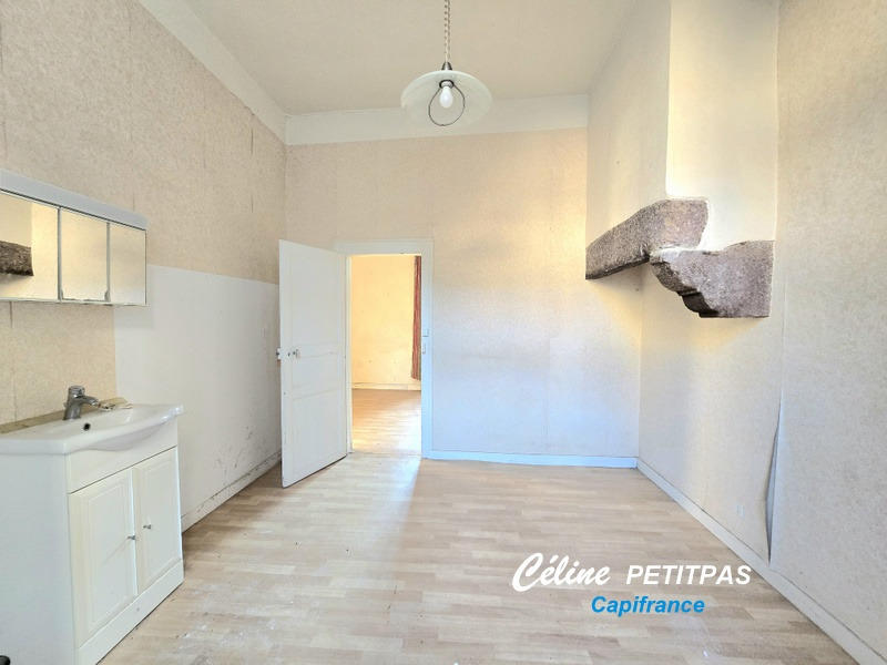 Propriété - 275 m² - 17 pièces