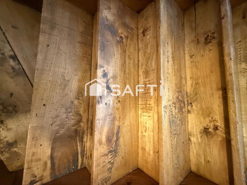 Maison - 205 m² - 9 pièces