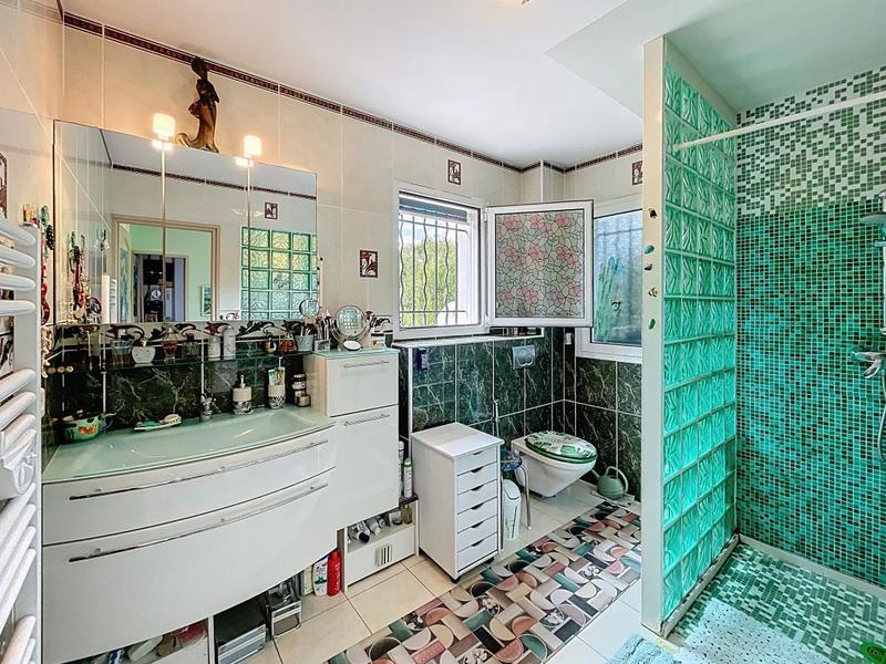 Villa - 196 m² - 6 pièces