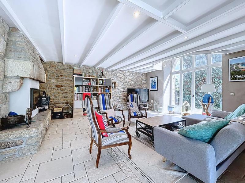 Maison - 221 m² - 6 pièces