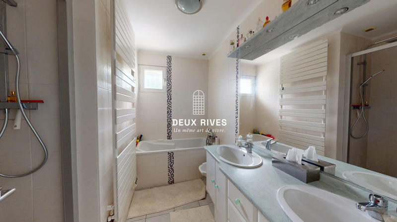 Maison ancienne - 207 m² - 7 pièces