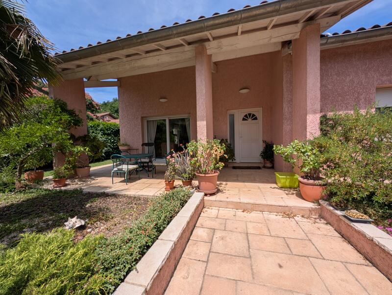 Maison - 184 m² - 6 pièces