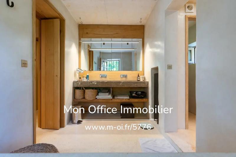 Propriété - 475 m² - 10 pièces