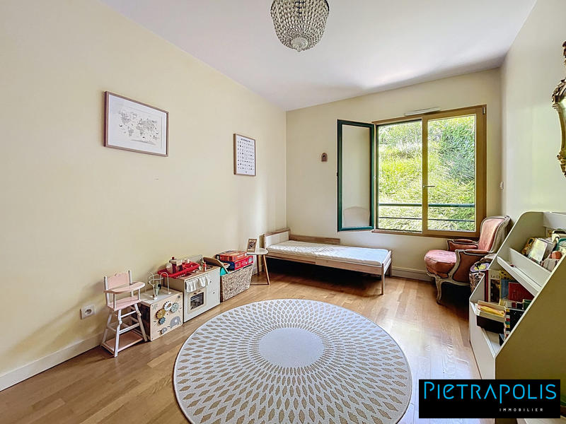 Appartement - 130 m² - 4 pièces