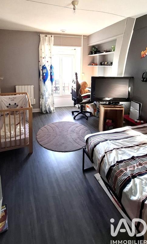 Maison - 175 m² - 9 pièces