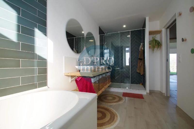 Maison - 136 m² - 5 pièces