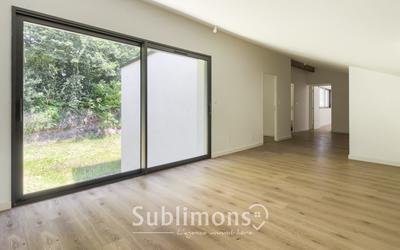 Maison - 220 m² - 6 pièces