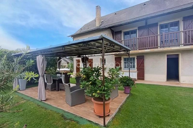 Maison - 180 m² - 6 pièces