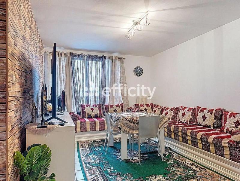 Appartement - 65 m² - 5 pièces