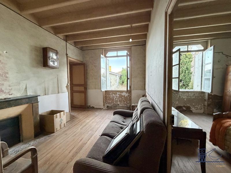 Maison ancienne - 107 m² - 8 pièces