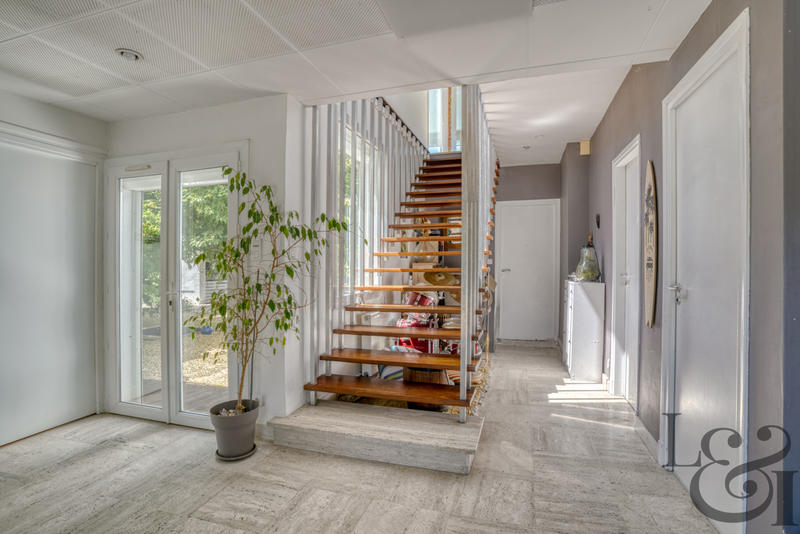 Maison - 254 m² - 7 pièces