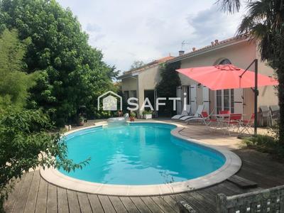 Maison - 195 m² - 8 pièces