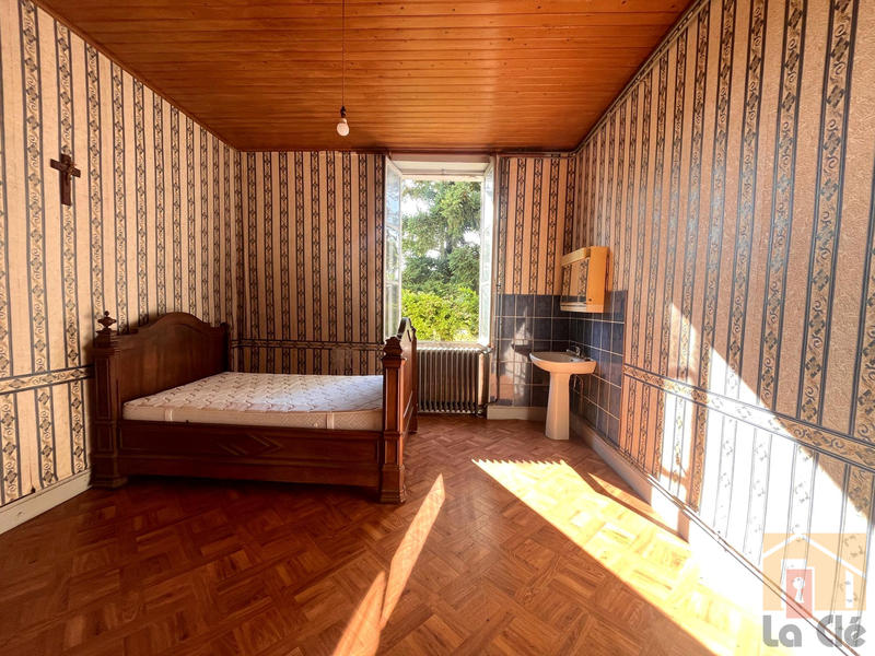 Maison - 200 m² - 7 pièces