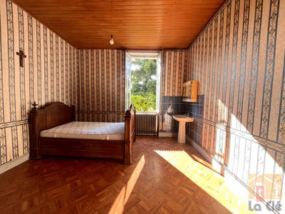 Maison - 200 m² - 7 pièces