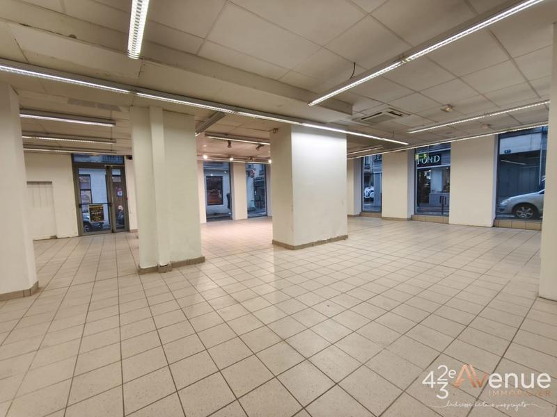 Local d'activités - 240 m²