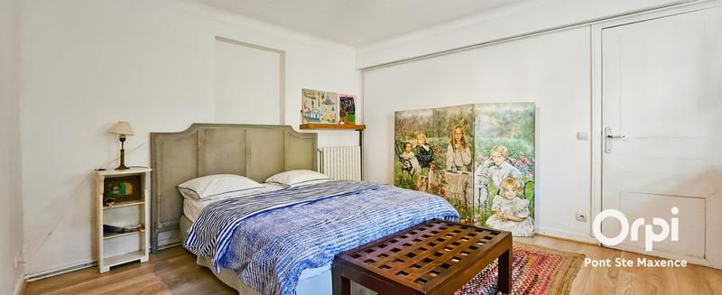 Maison - 323 m² - 6 pièces