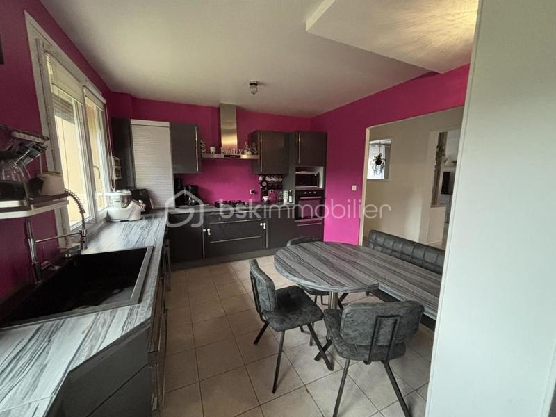 Demeure - 183 m² - 9 pièces