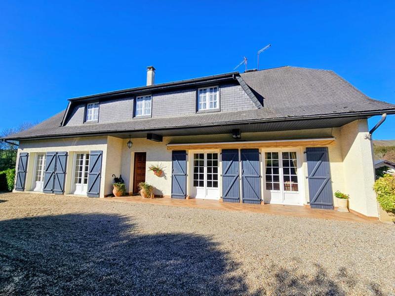 Maison - 187 m² - 7 pièces