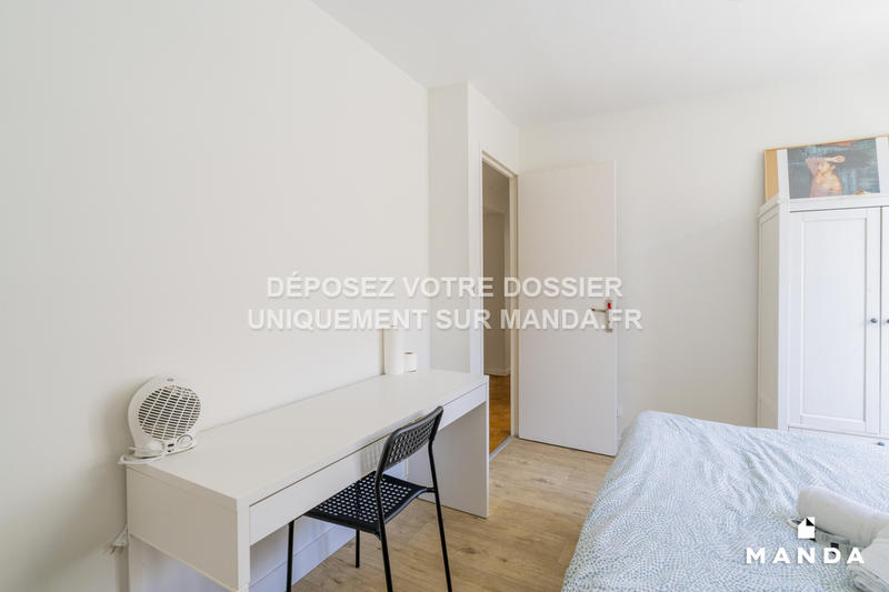 Chambre - 11 m² - 5 pièces