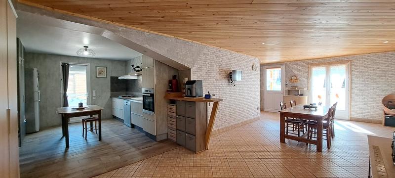 Maison - 246 m² - 7 pièces