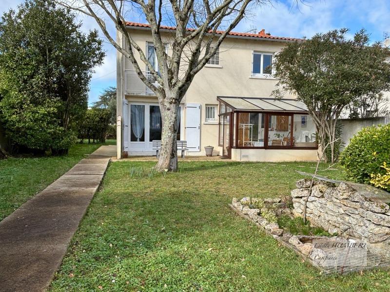 Maison - 94 m² - 5 pièces