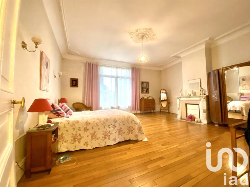 Maison - 310 m² - 11 pièces