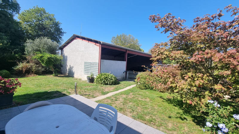 Propriété - 220 m² - 7 pièces