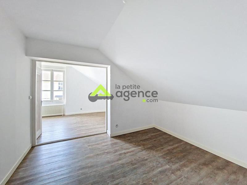 Maison - 275 m² - 10 pièces