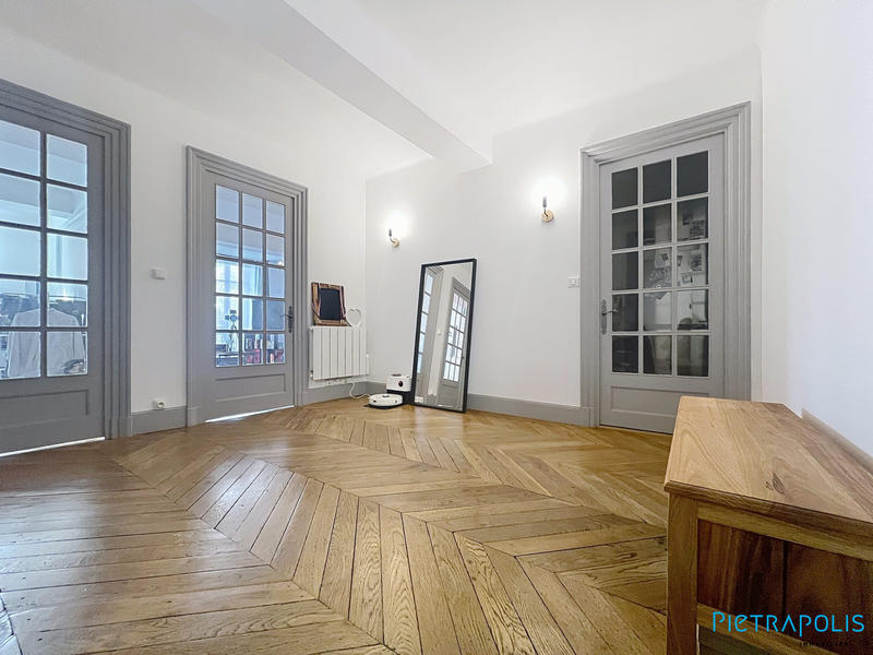 Appartement - 70 m² - 2 pièces