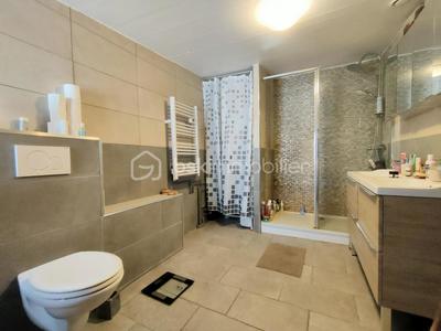 Maison - 241 m² - 7 pièces