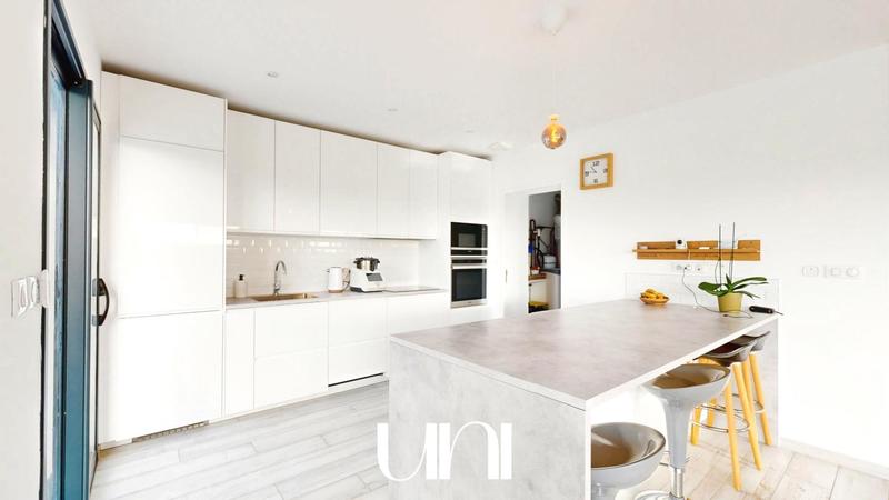 Maison - 178 m² - 6 pièces