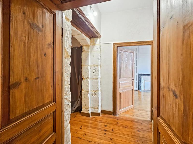 Maison ancienne - 180 m² - 6 pièces