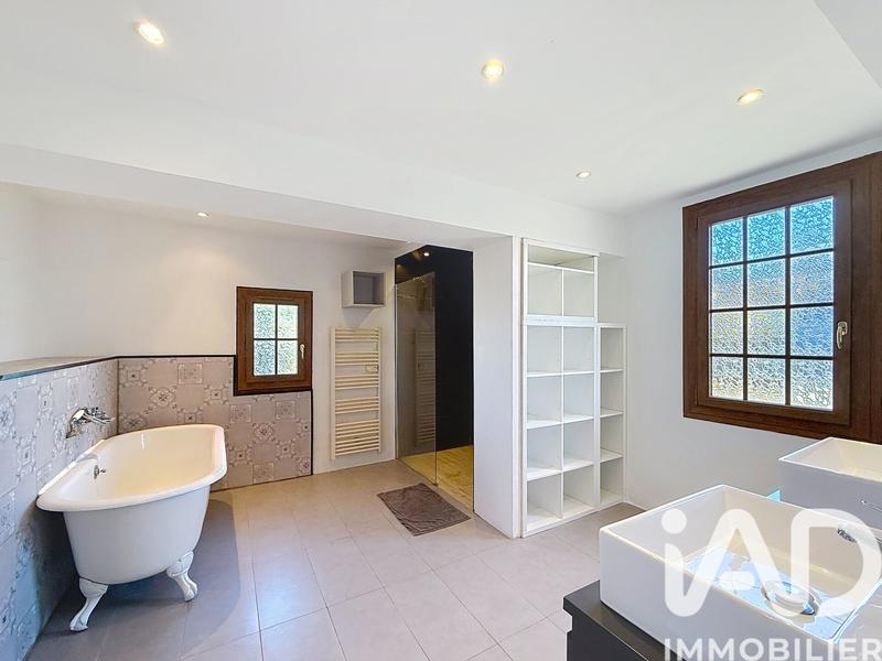 Maison - 208 m² - 7 pièces