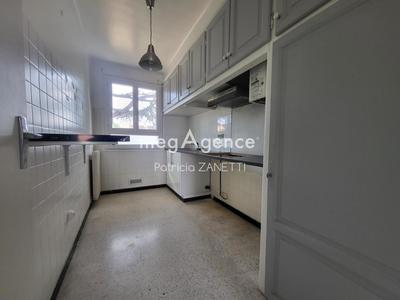 Appartement - 75 m² - 4 pièces