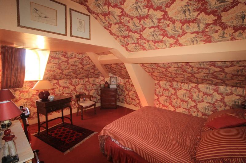 Maison - 289 m² - 15 pièces