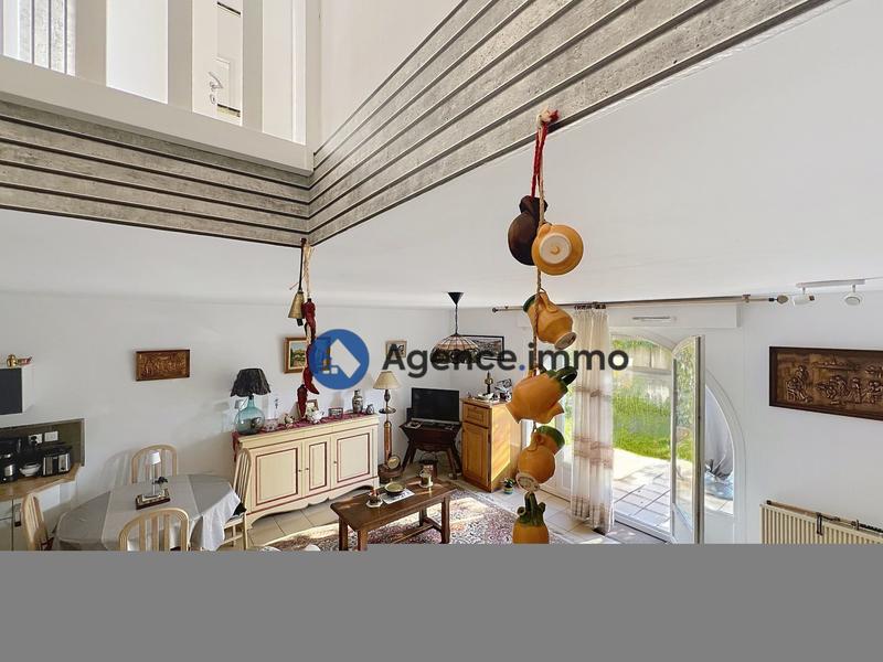 Maison - 97 m² - 5 pièces