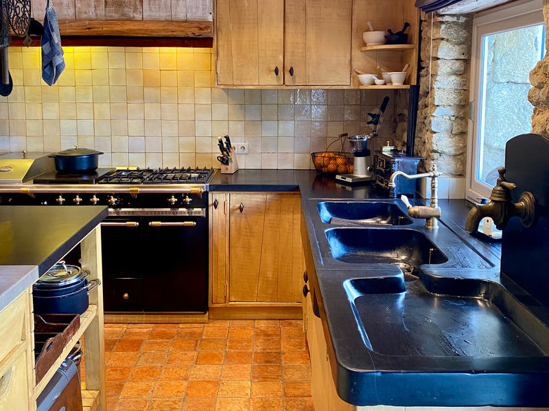 Propriété - 426 m² - 12 pièces