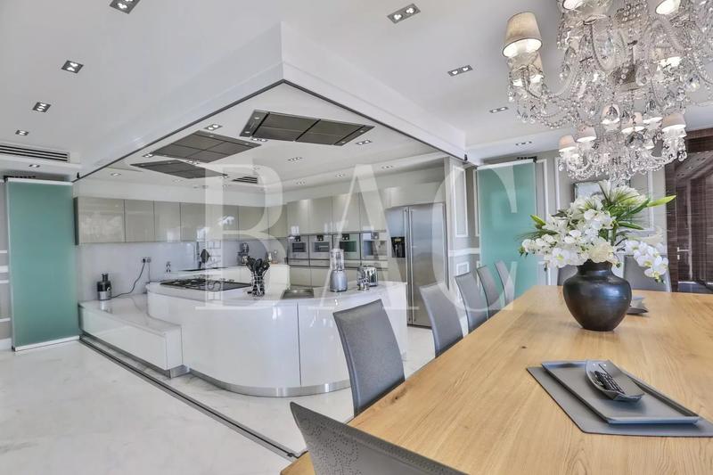 Villa - 1 000 m² - 22 pièces