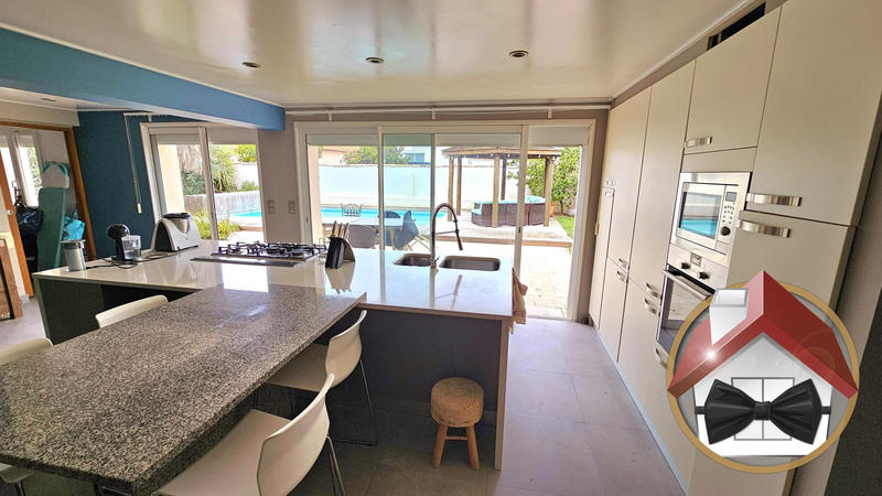 Maison - 206 m² - 5 pièces