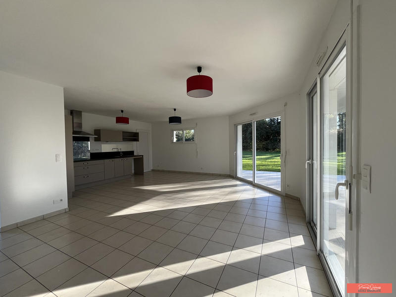 Maison - 93 m² - 4 pièces