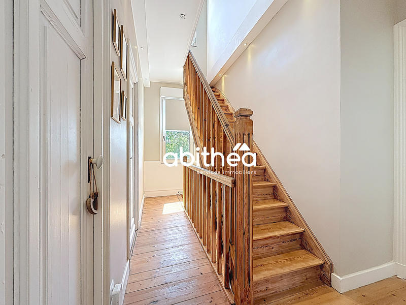 Maison - 169 m² - 7 pièces