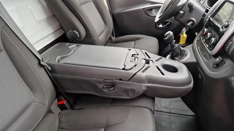 Renault Trafic Fourgon l2h1 1300 kg dci 120 grand confort