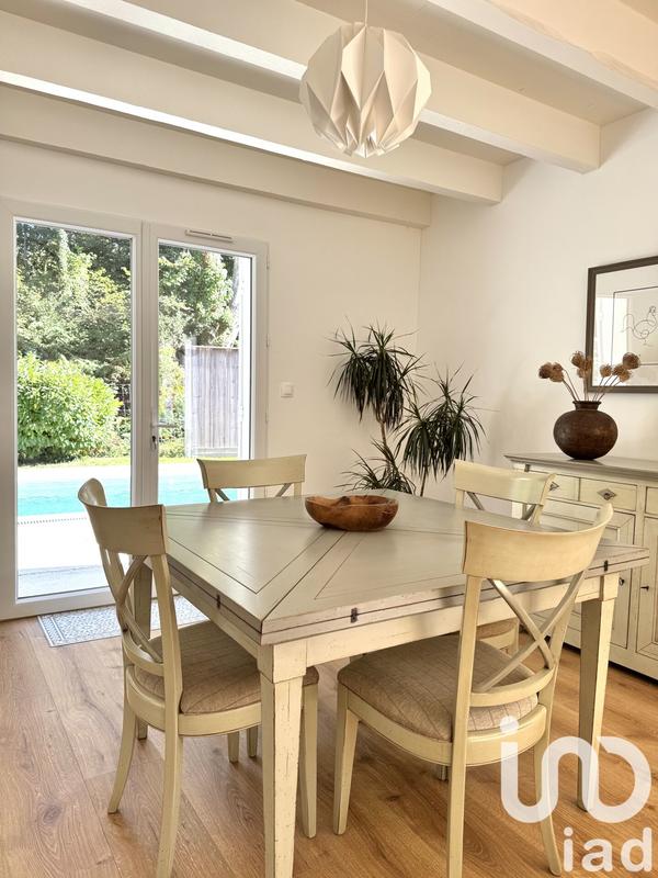 Maison - 225 m² - 6 pièces